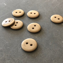 18mm diameter Pale Brown Buttons
